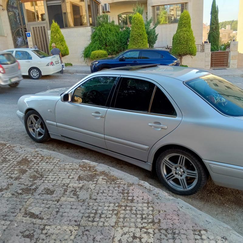 مرسيدس قرش ونص للبيع