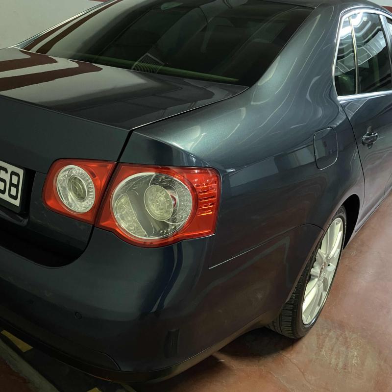 VW Jetta 2010 Fully Loaded 