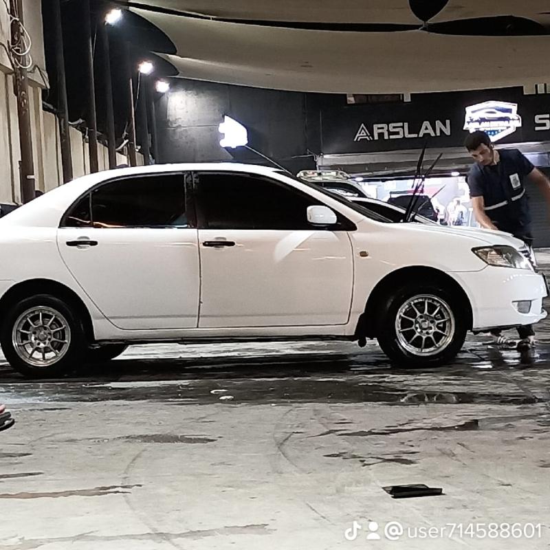 تويوتا كورولا ٢٠٠٥ بيكمون
