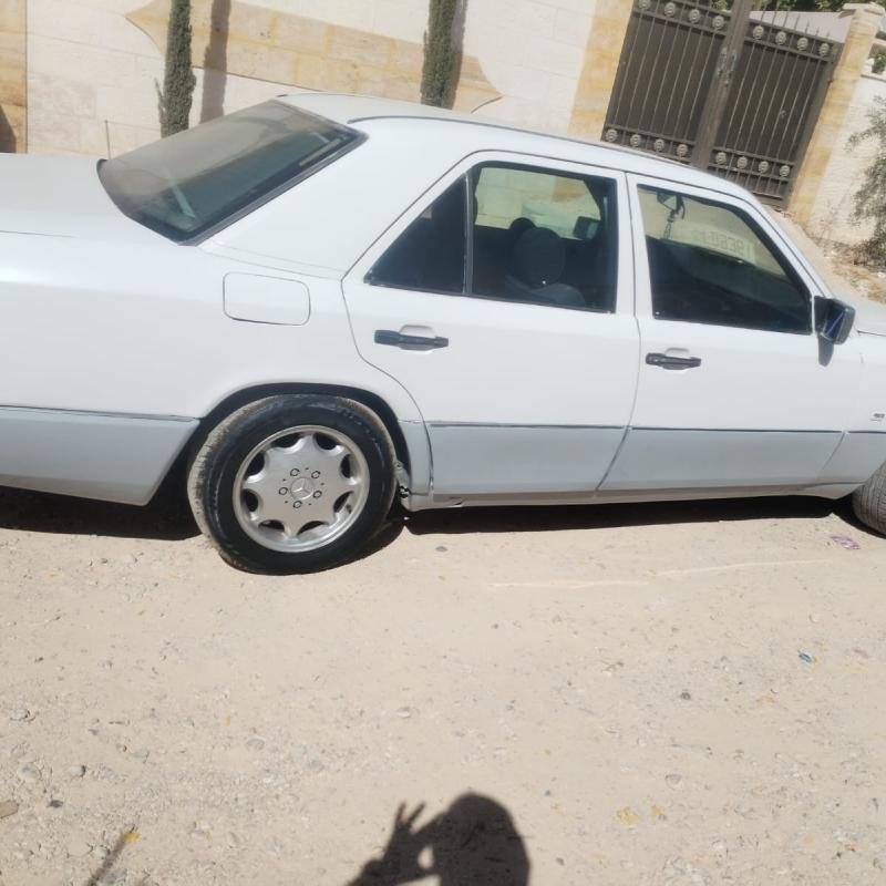 مرسيدس بطه للبيع مديل ٨٥ ماتور ٢٠٠٠ اسود