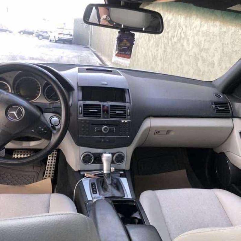 عمان عبدون
