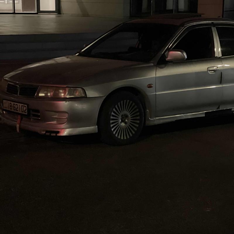 ميتسوبيشي لانسر موديل ٢٠٠٠ اوتوماتيك 
