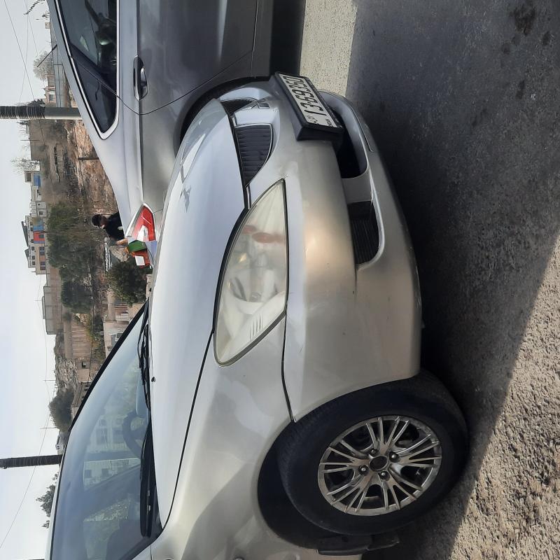 لانسر 2005 للبيع