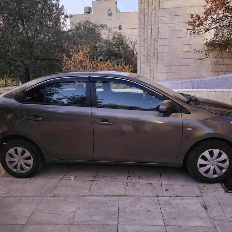 تويوتا يارس 2016