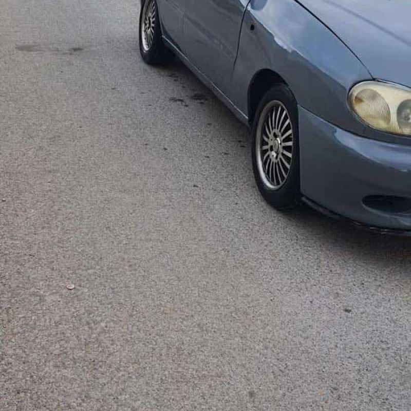 دايو لانوس 2001