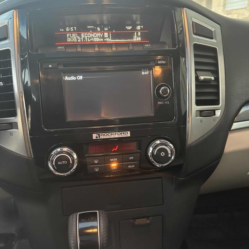 mitsubishi pajero 3.8L 2016