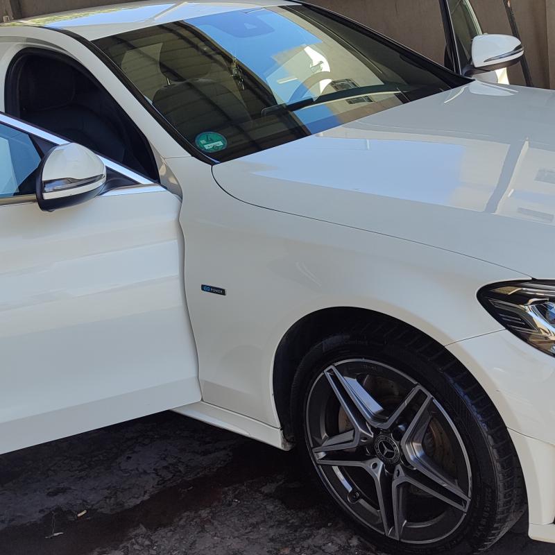 مرسيدس بنز C300e هايبرد ـ plug in  وارد 