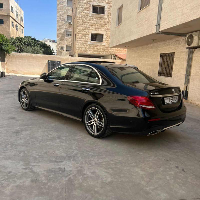 مرسيدس e200