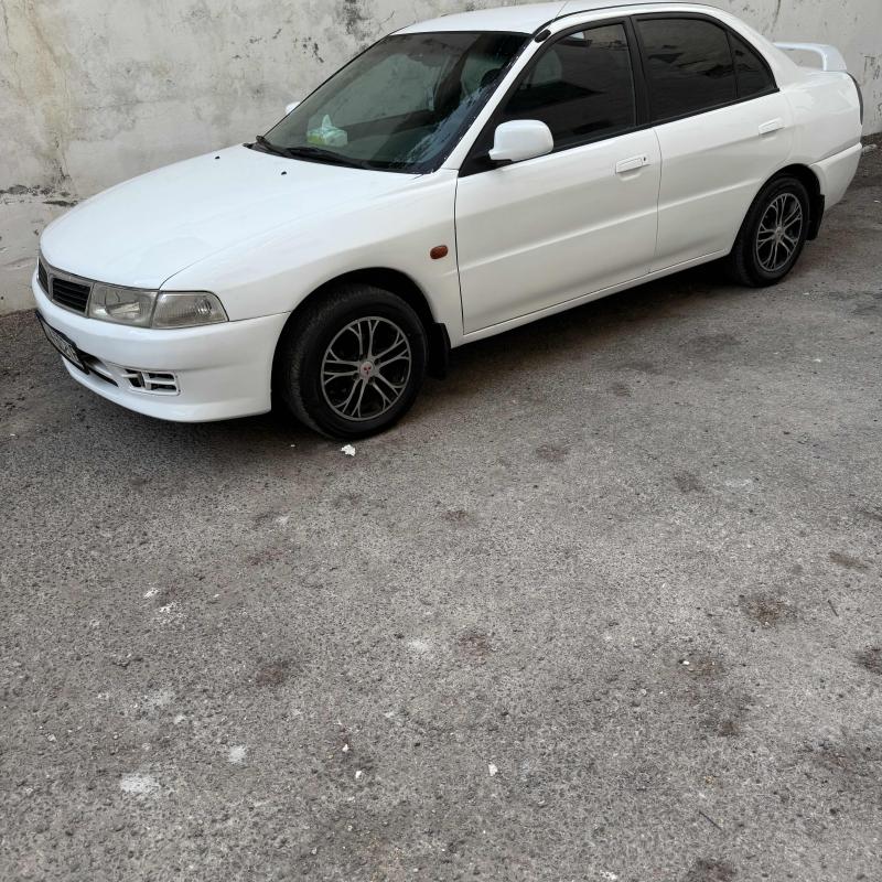 لانسر 1999 