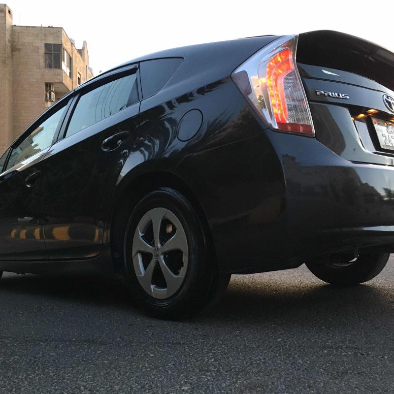بريوس 2015 بحالة ممتازة 