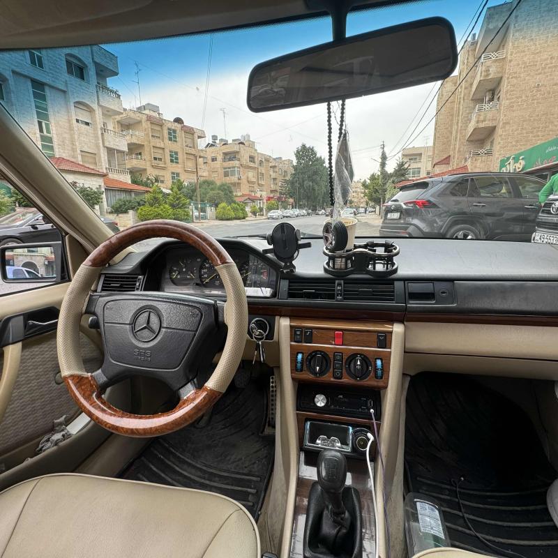 مرسيدس بطة E-200 /1993 جير عادي 