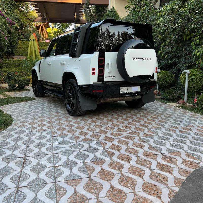 Defender pluge in hybrid 2023