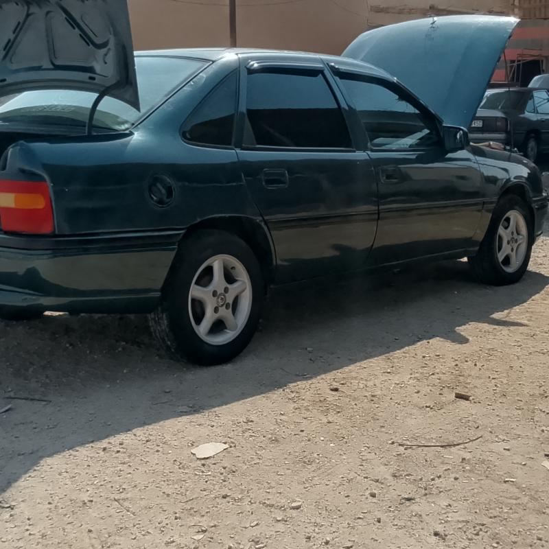 اوبل فيكترا 1994سي دي