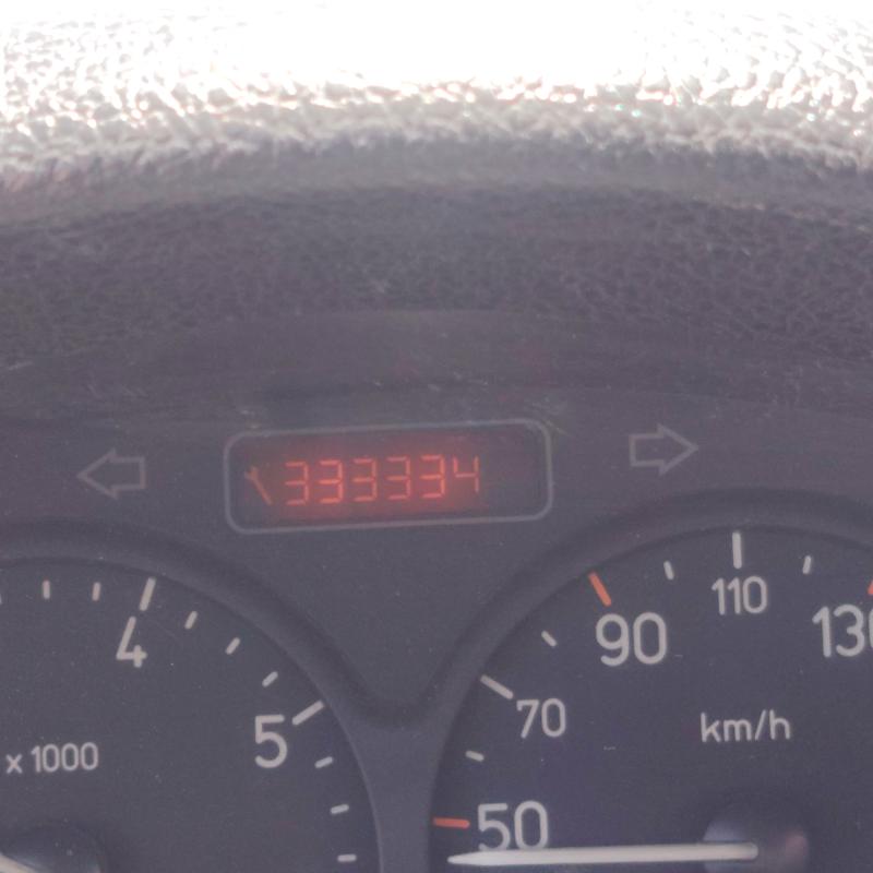 بيجو 206 موديل 2003