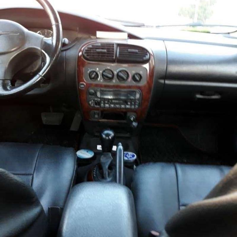 نيون كرايسلر 2004 