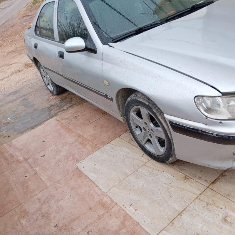 بيجو ٤٠٦ ٢٠٠١