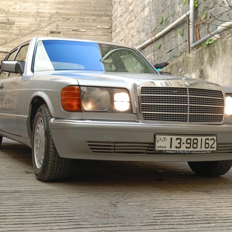 MERCEDES-BENZ W126 300SEL 1986