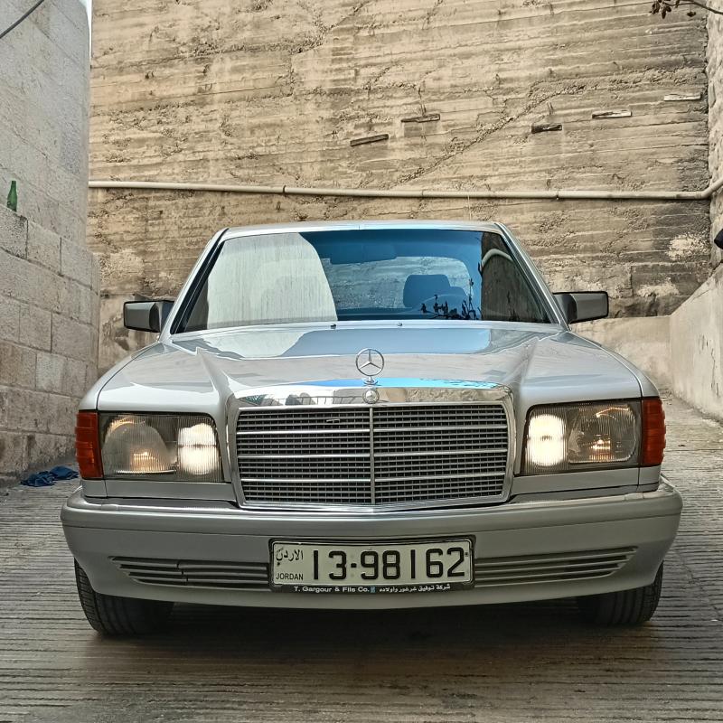 MERCEDES-BENZ W126 300SEL 1986