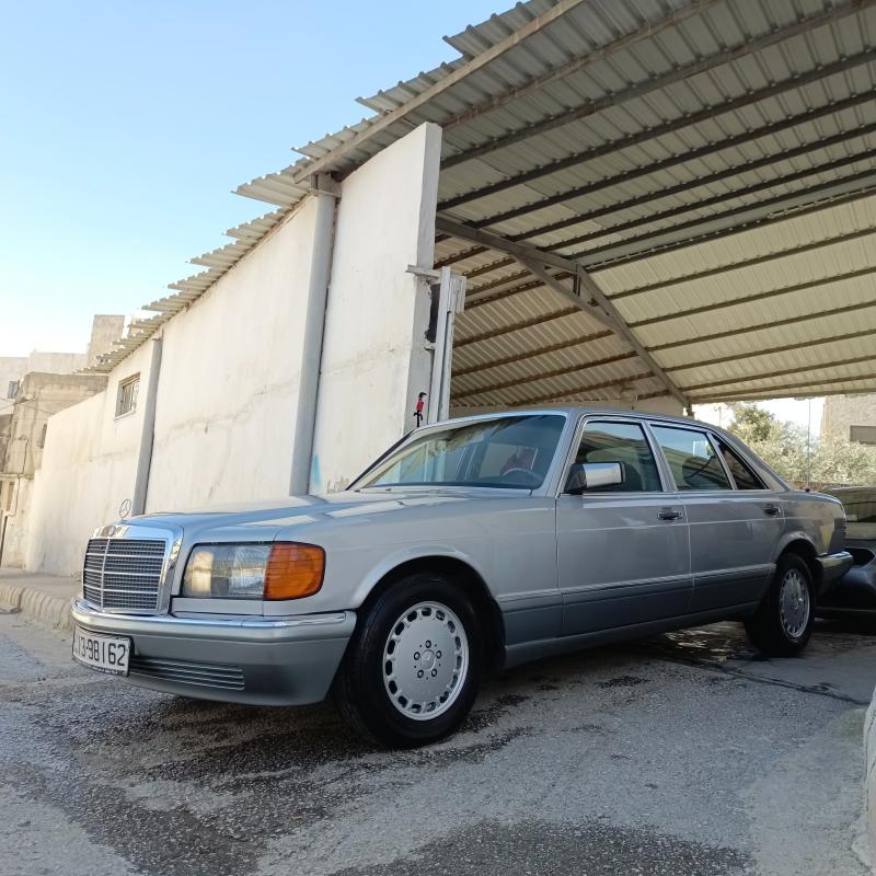 MERCEDES-BENZ W126 300SEL 1986