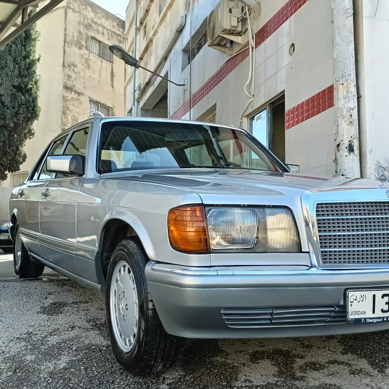 MERCEDES-BENZ W126 300SEL 1986