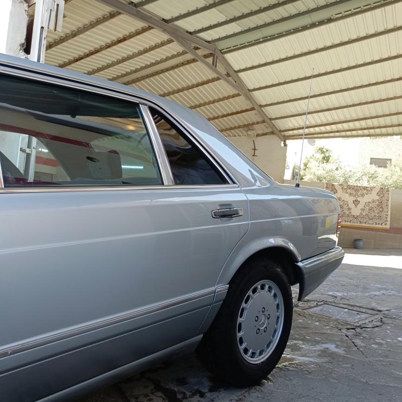 MERCEDES-BENZ W126 300SEL 1986