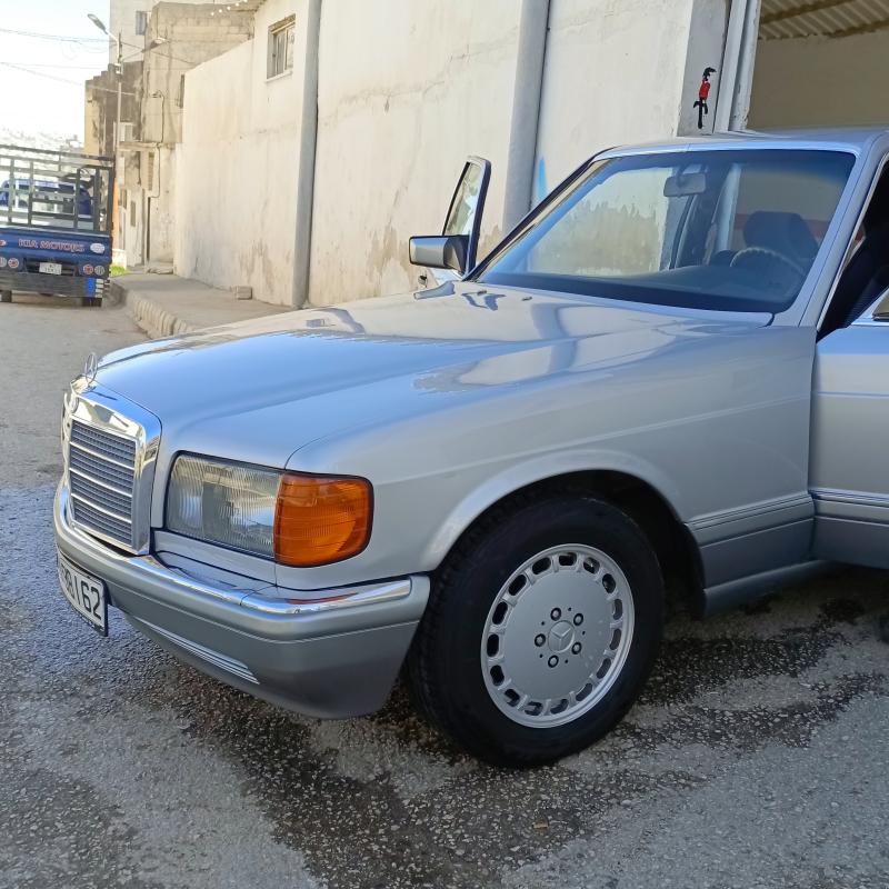 MERCEDES-BENZ W126 300SEL 1986