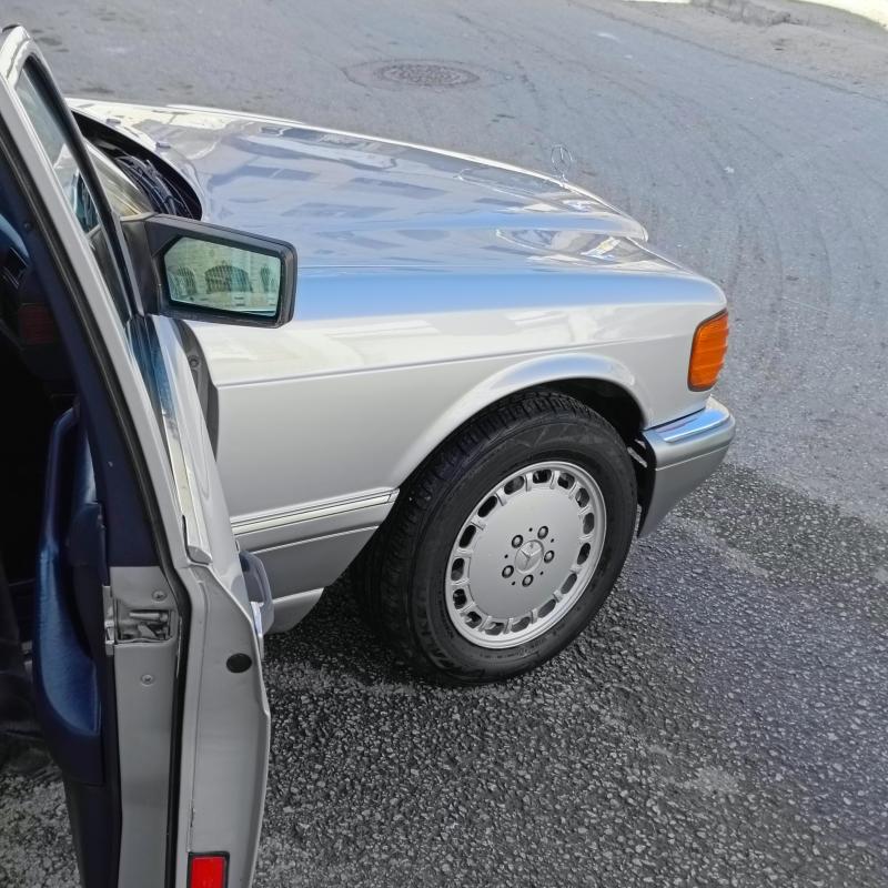 MERCEDES-BENZ W126 300SEL 1986