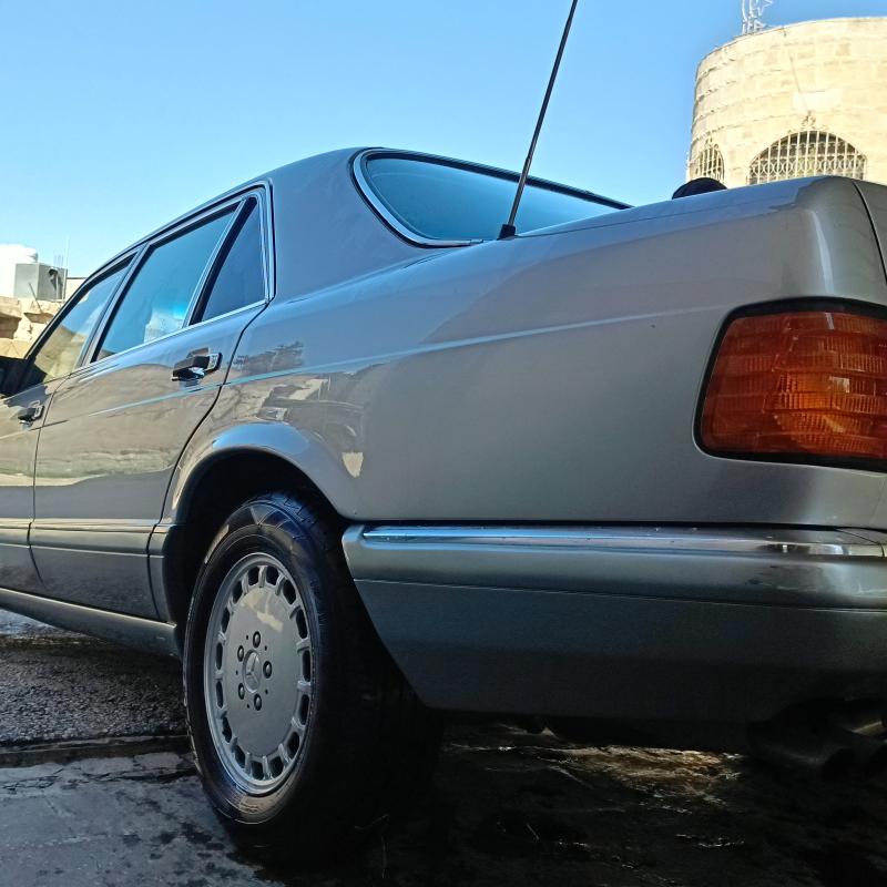 MERCEDES-BENZ W126 300SEL 1986
