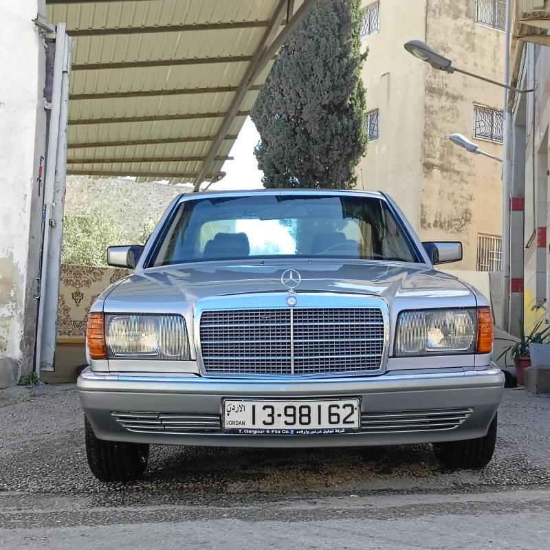 MERCEDES-BENZ W126 300SEL 1986