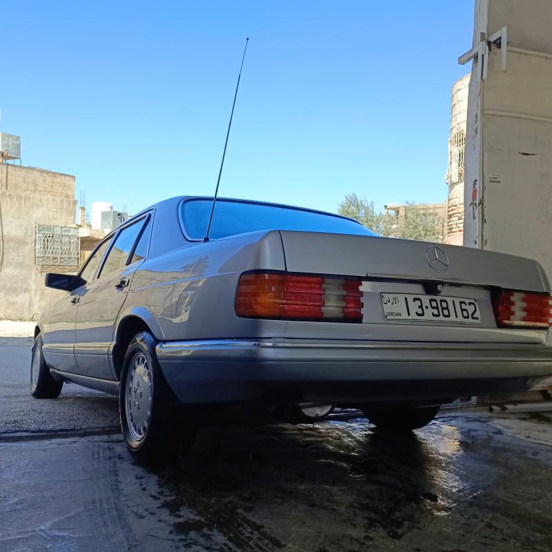 MERCEDES-BENZ W126 300SEL 1986