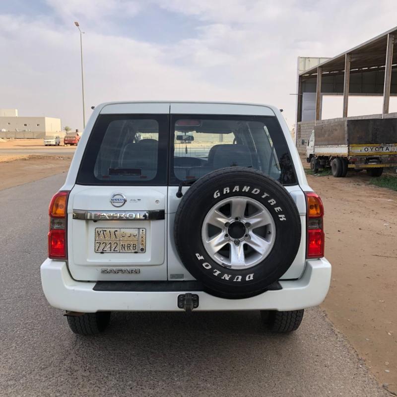 نيسان
