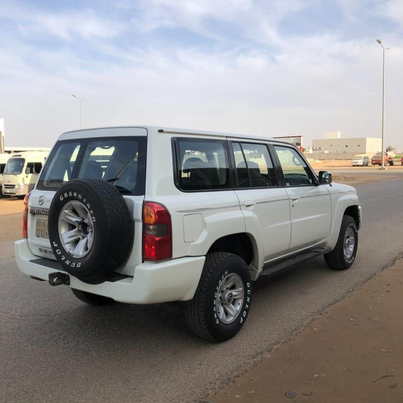 نيسان