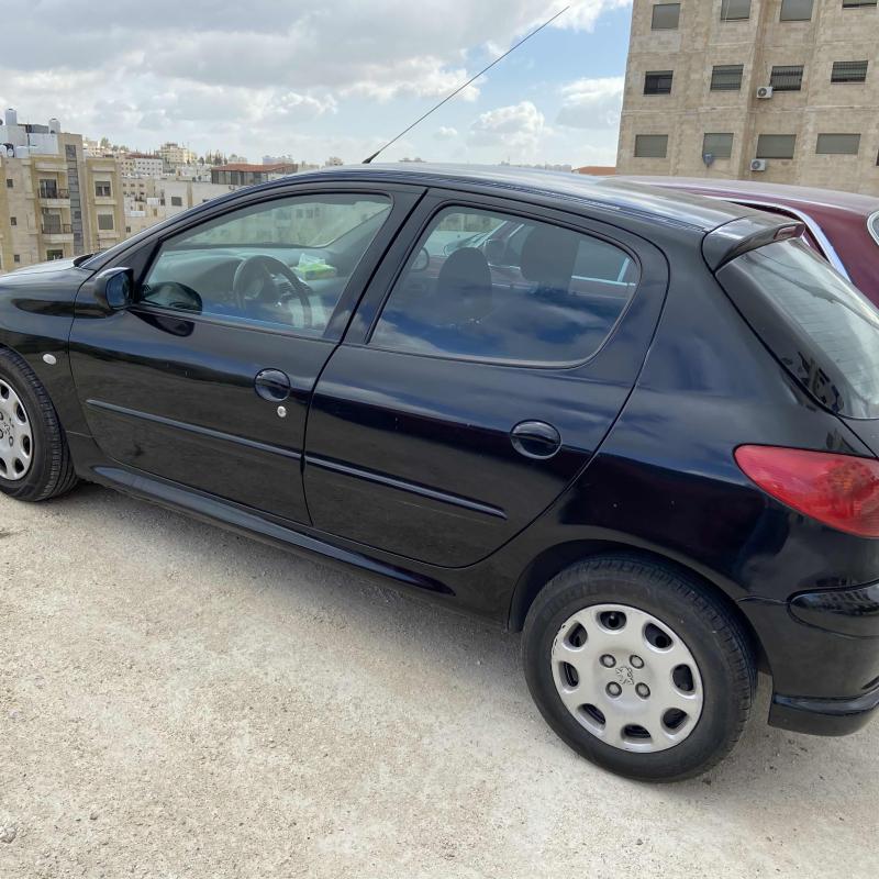 بيجو ٢٠٦ موديل ٢٠٠٦ بحالة ممتازه 