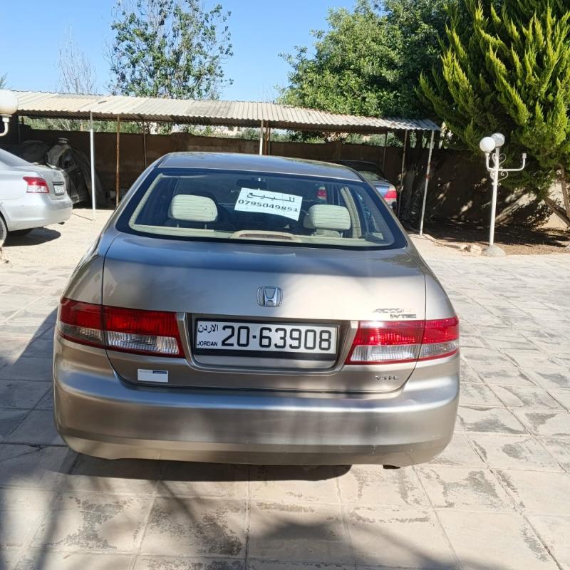  للبيع هوندا اكورد بنزين موديل 2003
