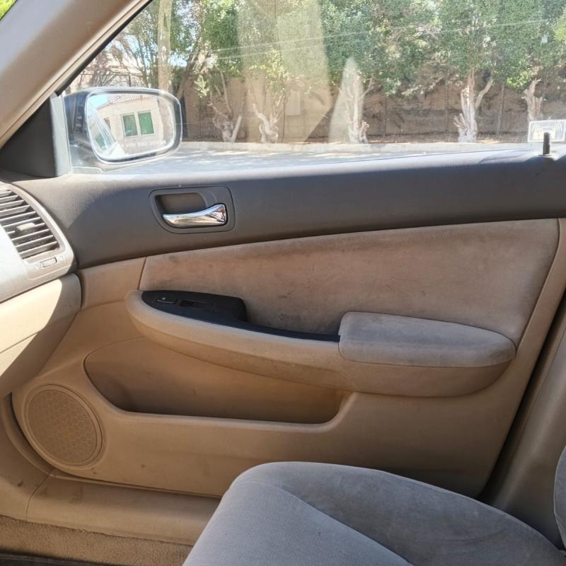  للبيع هوندا اكورد بنزين موديل 2003